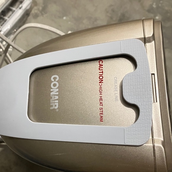 Turbo ExtremeSteam Handheld Fabric Steamer - White - Picture 4 of 6